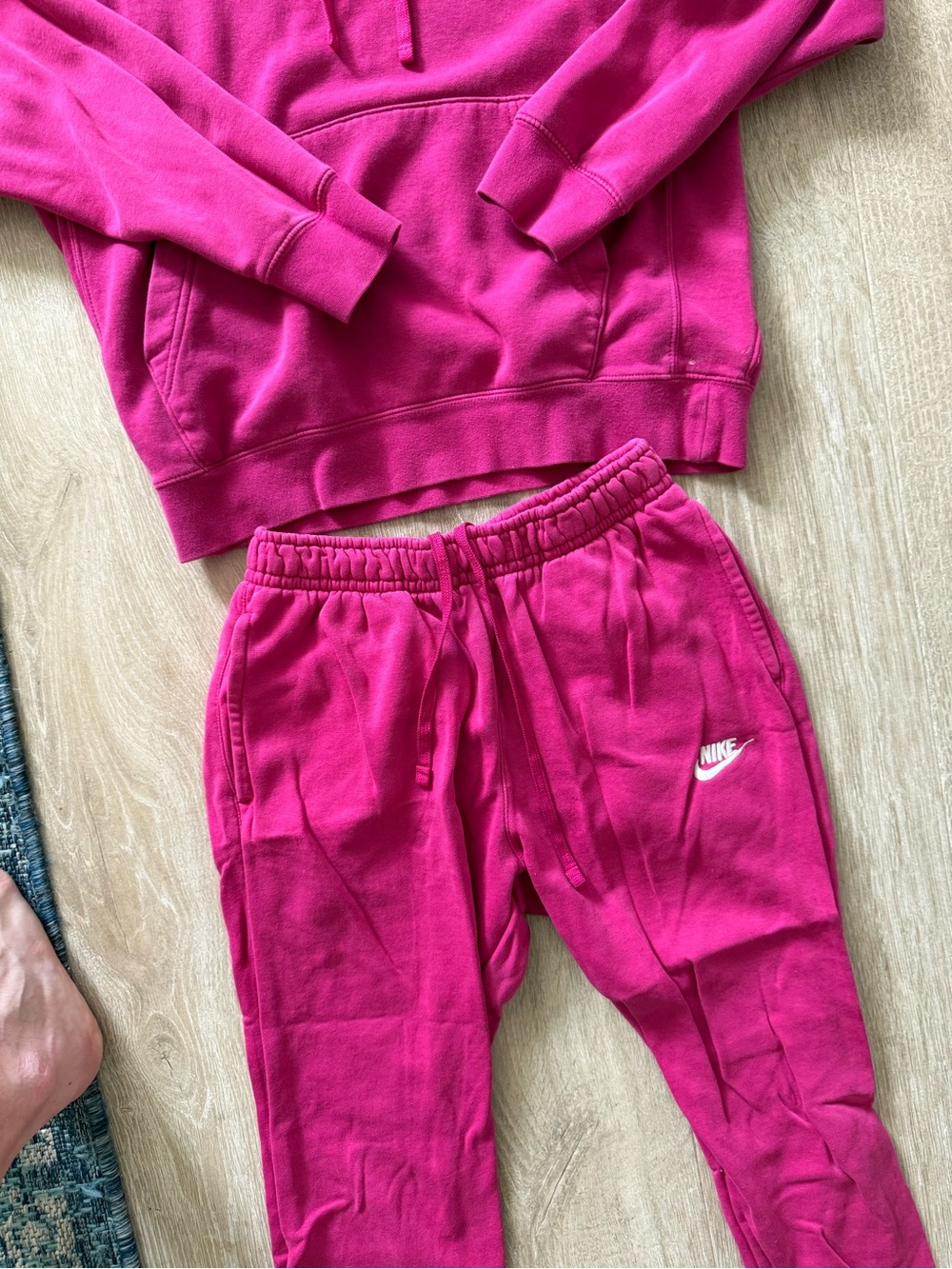 Nike pink sweat set - Picture 3 of 4